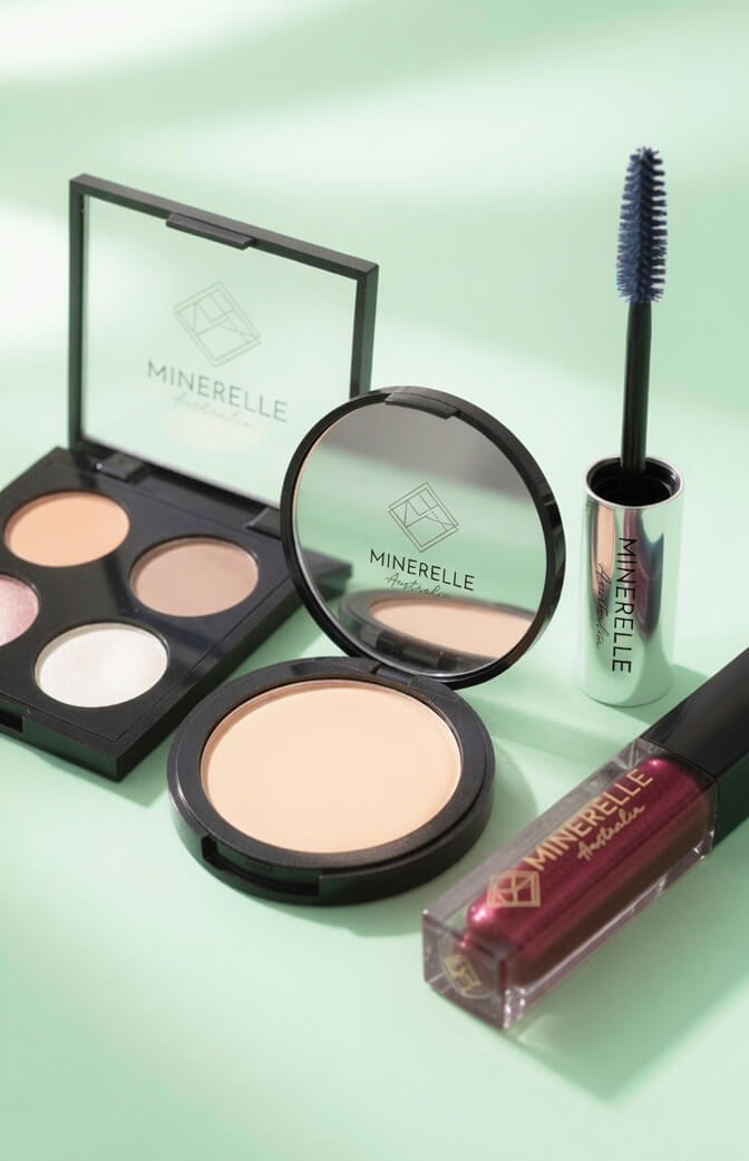 Mineral makeup for sensitive skin - Loose and compact mineral Foundation with mineral lipgloss and mineral mascara